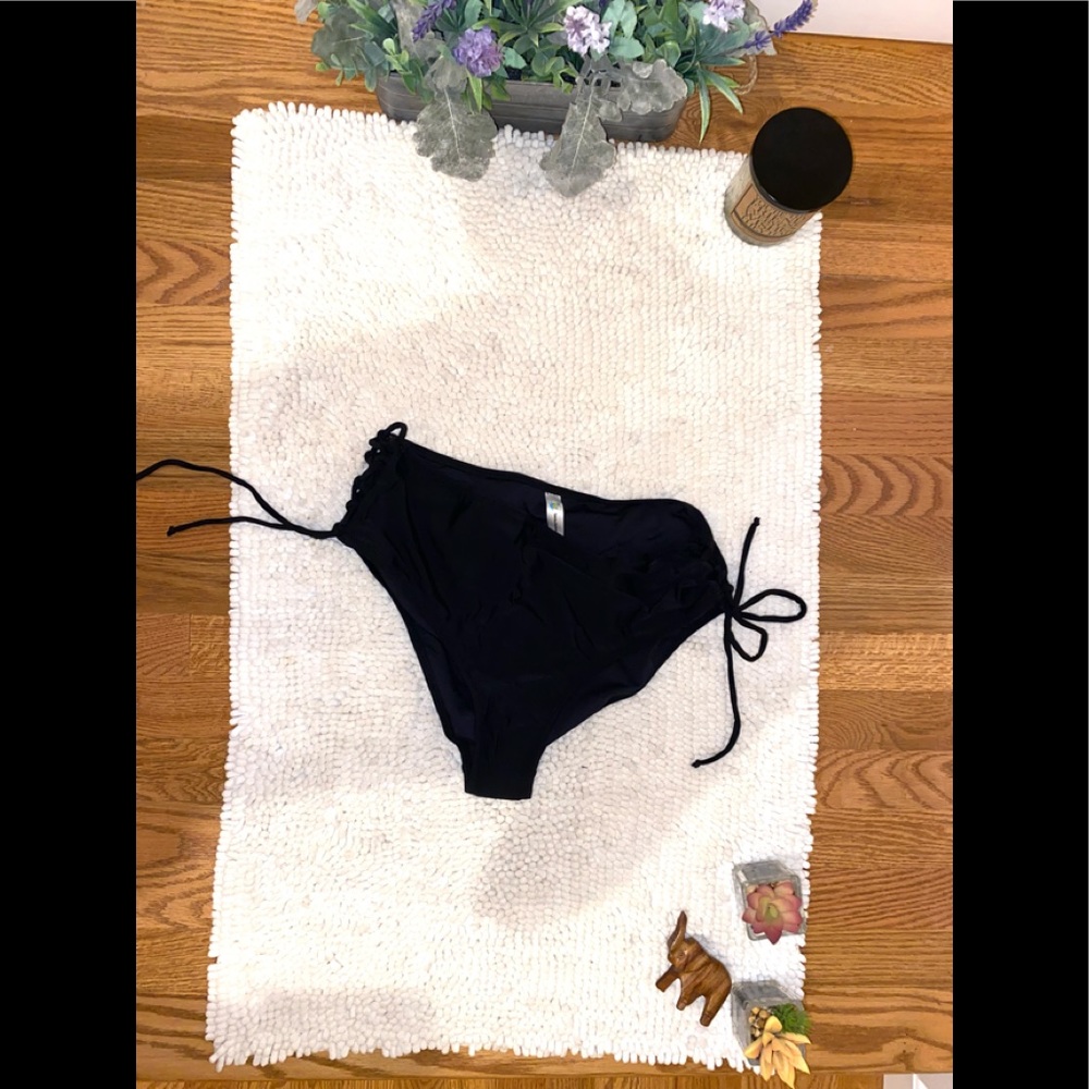 Women’s black bikini bottom high waisted